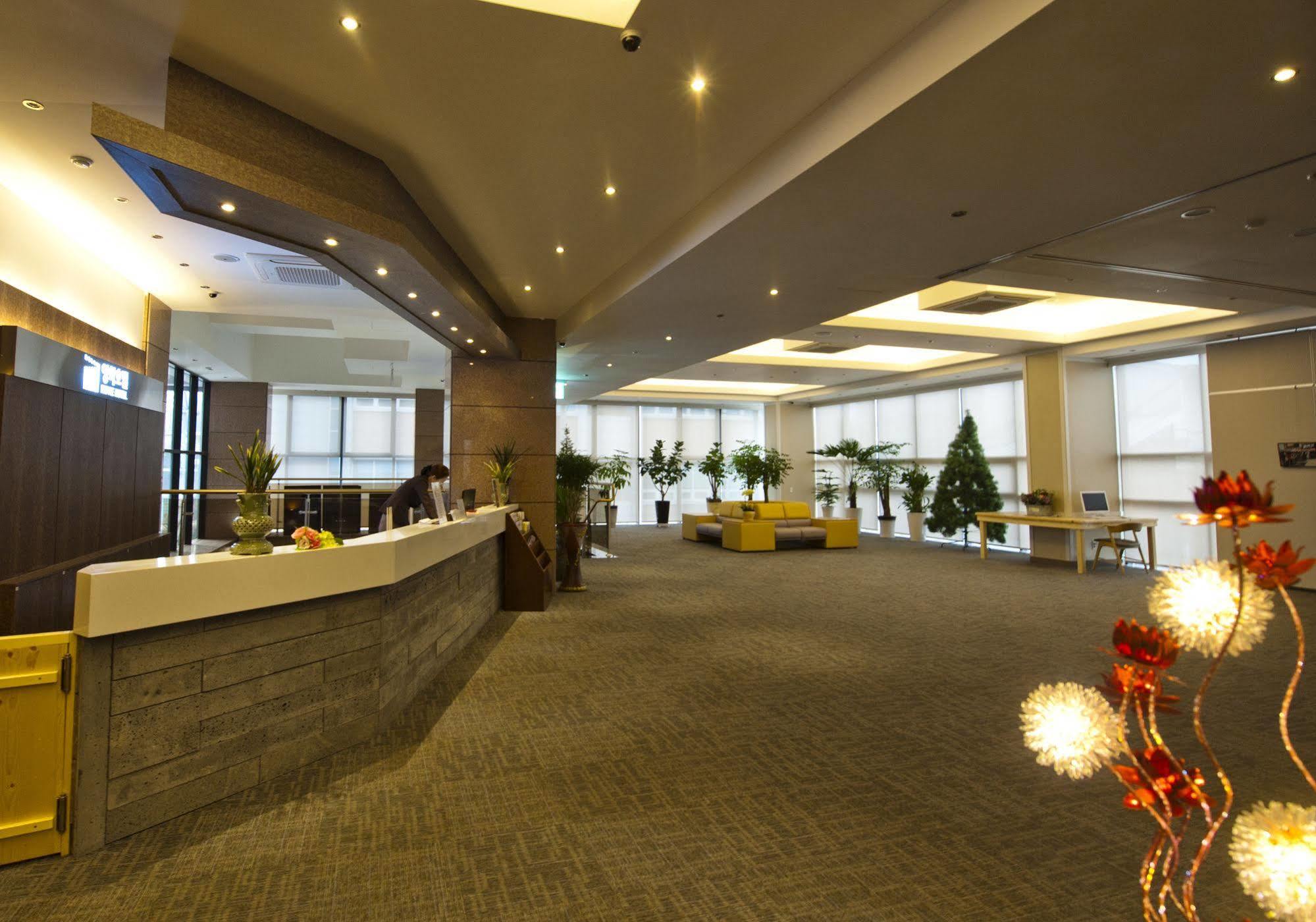 Jeonju Yeonghwa Hotel Bagian luar foto