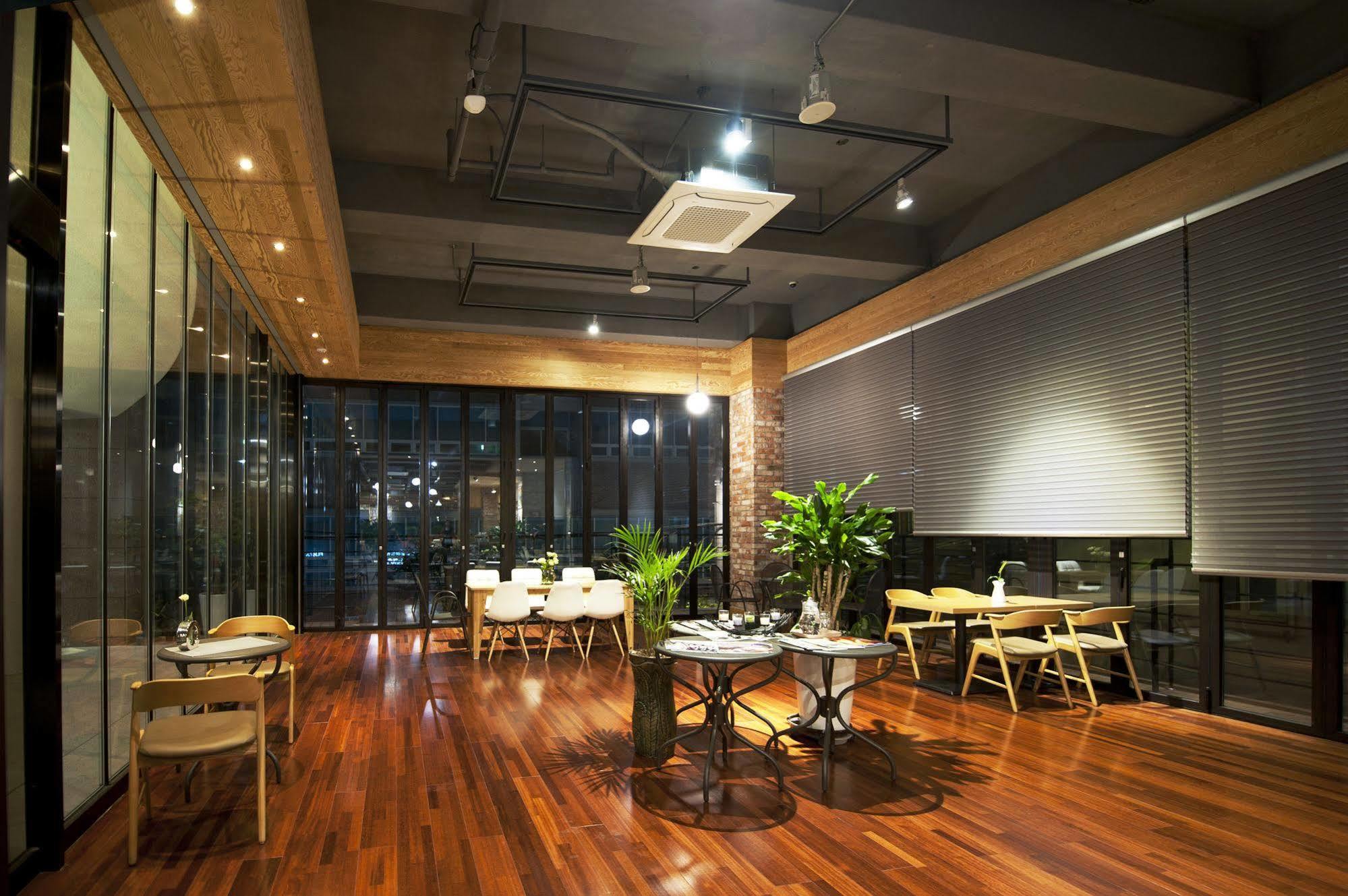 Jeonju Yeonghwa Hotel Bagian luar foto